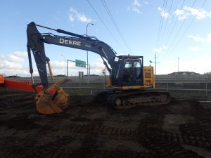 2015 John Deere 245G LC Hydraulic Excavator