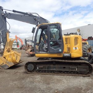 2016 JOHN DEERE 135GLC